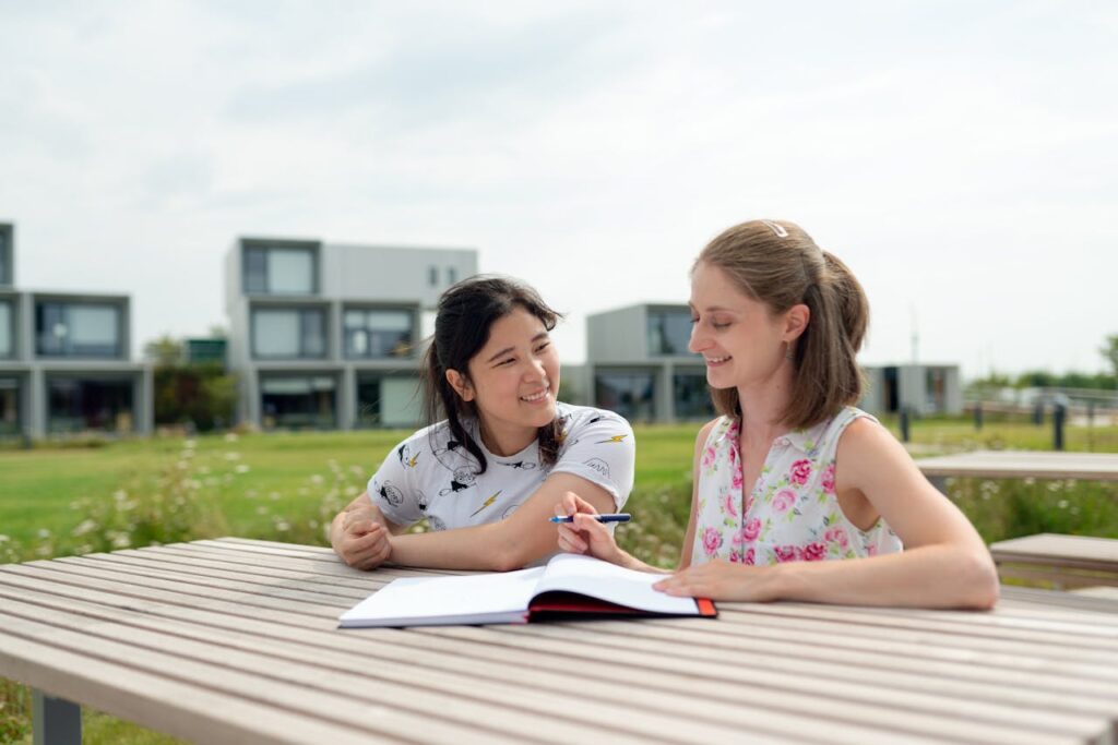 Why college students should become a tutor at College Tutors Michigan
